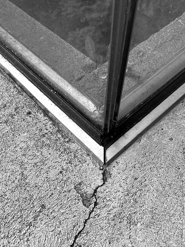 Crack in concrete slab.