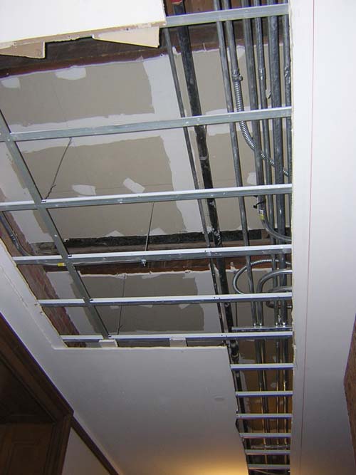 suspended gypsum board -- drywall -- ceiling